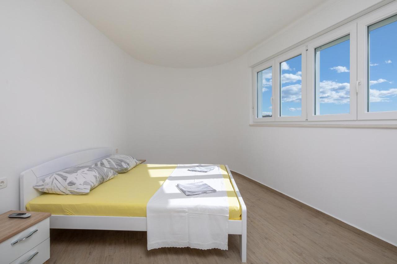 Absolute Beach Holidays Lejlighed Dugi Rat Eksteriør billede