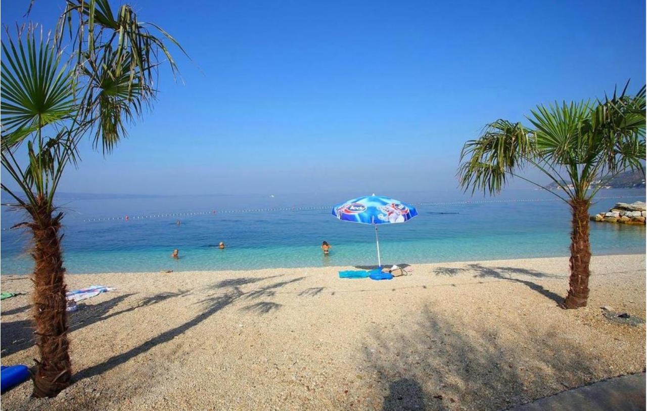 Absolute Beach Holidays Lejlighed Dugi Rat Eksteriør billede