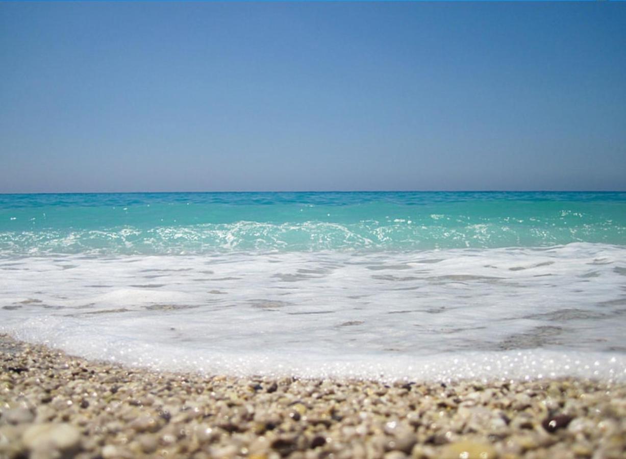 Absolute Beach Holidays Lejlighed Dugi Rat Eksteriør billede